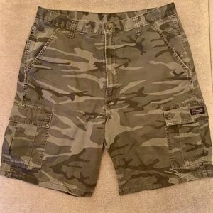 Wrangler Shorts - Camouflage Look